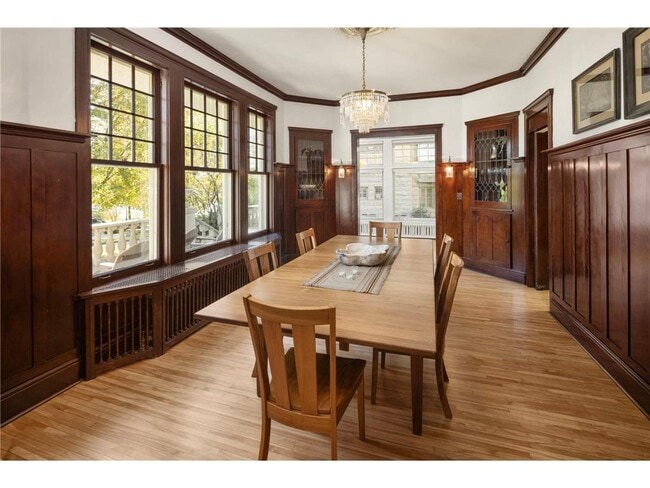 Building Photo - 2700 W Lake of the Isles Pkwy