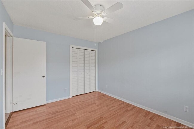 Building Photo - 3151 SE Aster Ln