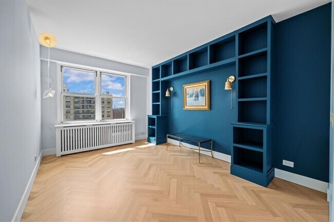 Building Photo - 501 Surf Ave