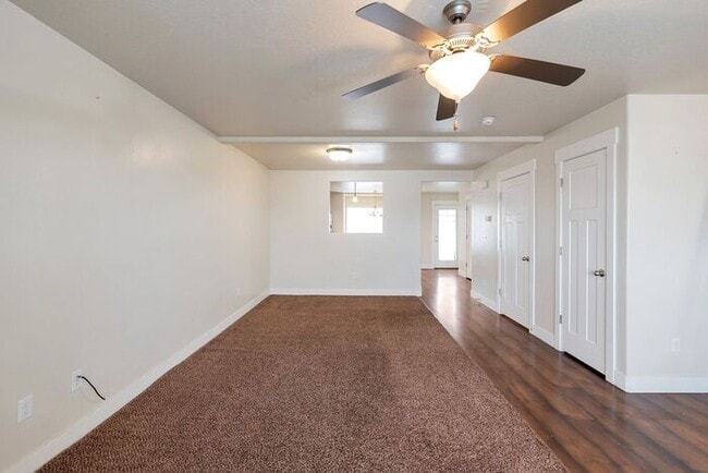 Building Photo - Gorgeous Provo Townhome
