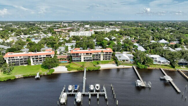 Building Photo - 624 SW St Lucie Crescent