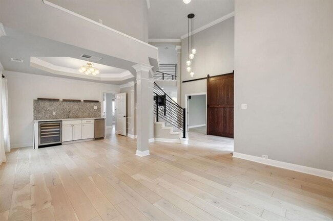 Building Photo - 2137 Rivina Dr