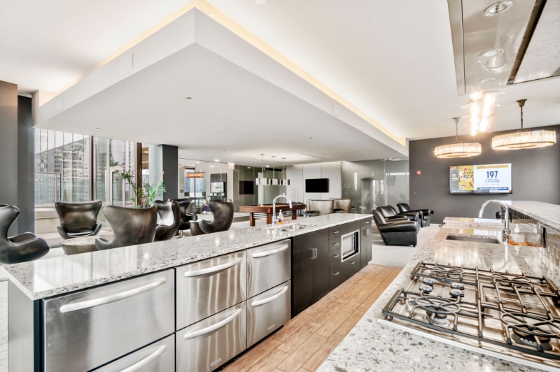 Building Photo - 107 N Desplaines St