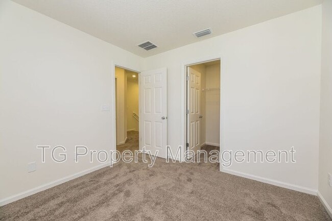 Building Photo - 140 Beach Palm Ct