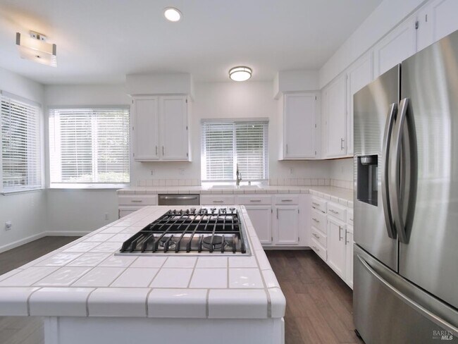 Building Photo - 3500 Crownridge Dr