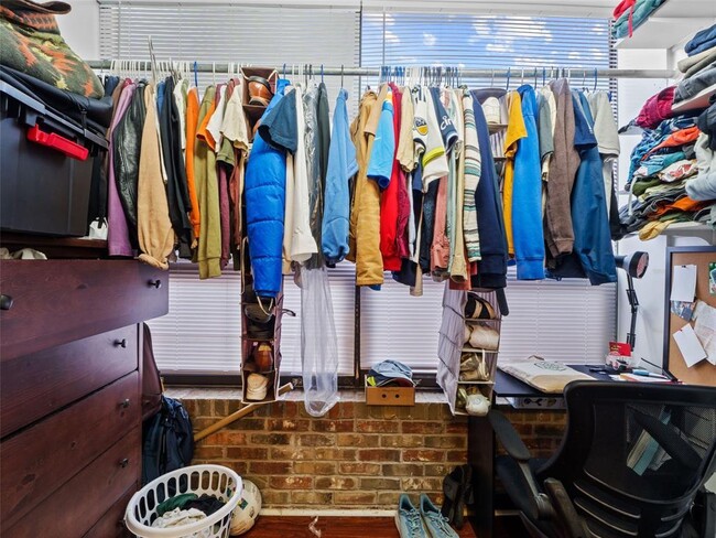 Building Photo - 2801 Rio Grande St