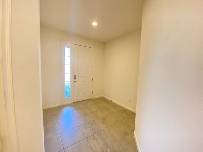 Building Photo - 1273 Hendon Lp