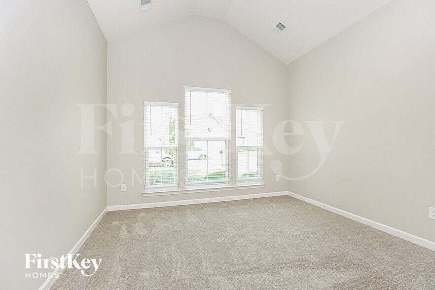 Building Photo - 2800 Goose Creek Ln