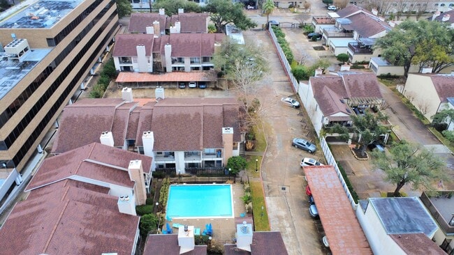 Building Photo - 1818 Augusta Dr