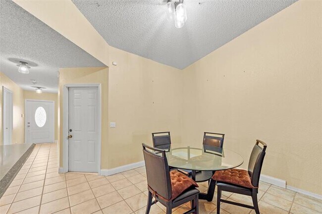 Building Photo - 11424 SW 17th Ct