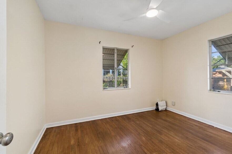 Building Photo - 1101 27th St N