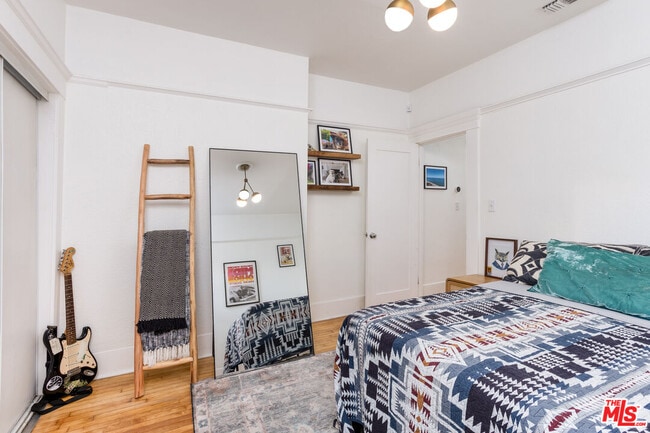 Building Photo - 3438 4th Ave