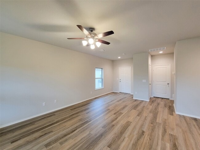 Building Photo - 942 Amesbury Ct