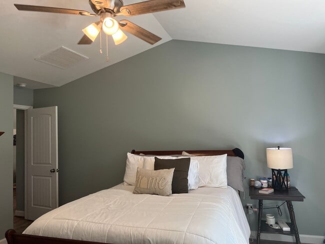 Building Photo - Sought after Waterfront Community in Colonial Beach