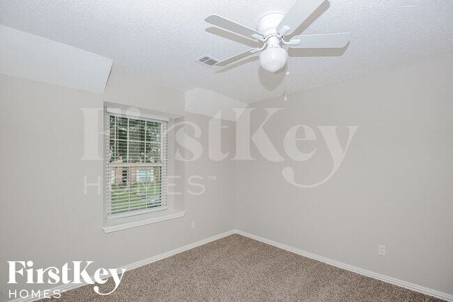 Building Photo - 4402 Santa Fe Lane