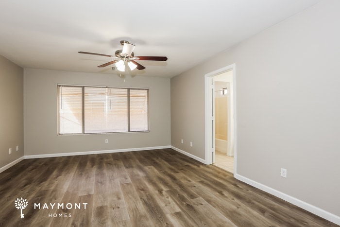 Building Photo - 1906 S Valley Dr