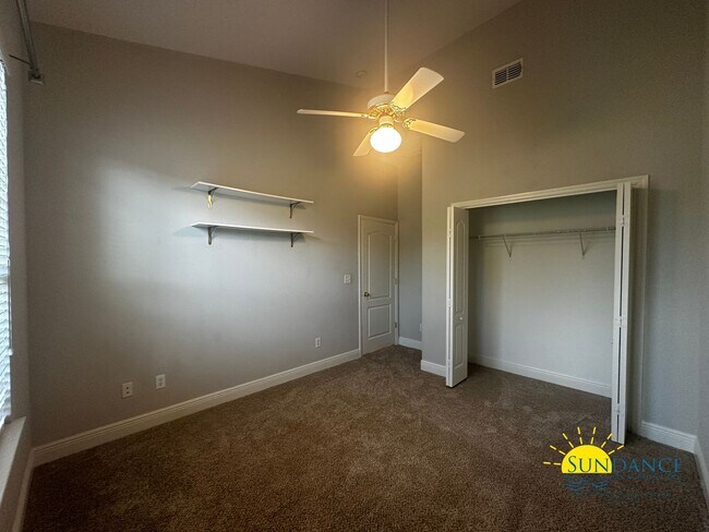 Building Photo - 3 Bedroom Home with Office in great Fort Walton community between Eglin and Hurlburt Field!