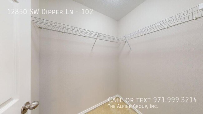 Building Photo - 12850 SW Dipper Ln