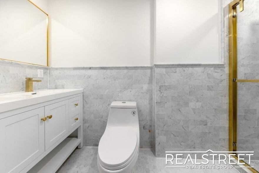 Building Photo - Jefferson