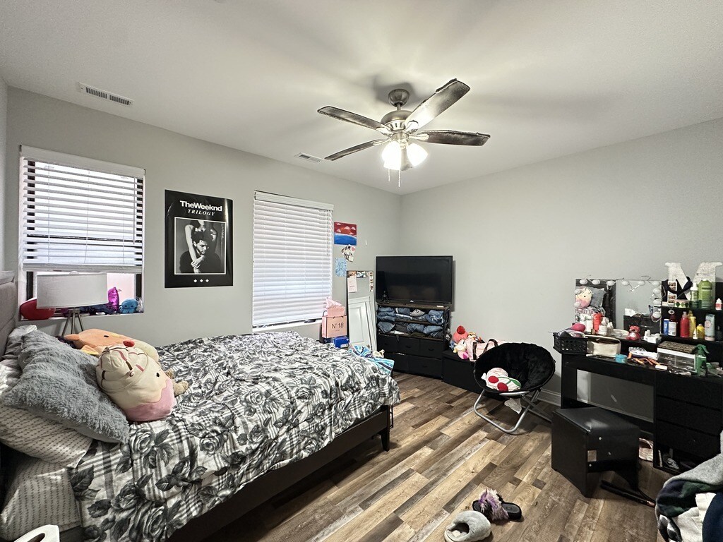 Building Photo - 4117 S Michigan Ave