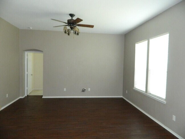 Building Photo - 1132 Honeywell Dr