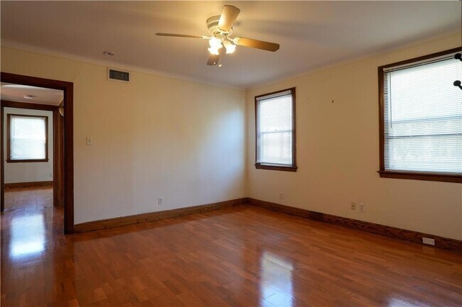 Building Photo - 4222 Vincennes Pl