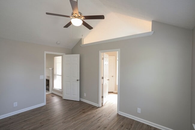 Building Photo - 112 Heritage Dr
