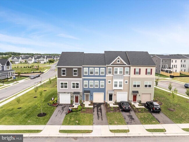 Building Photo - 113 Heyford Dr