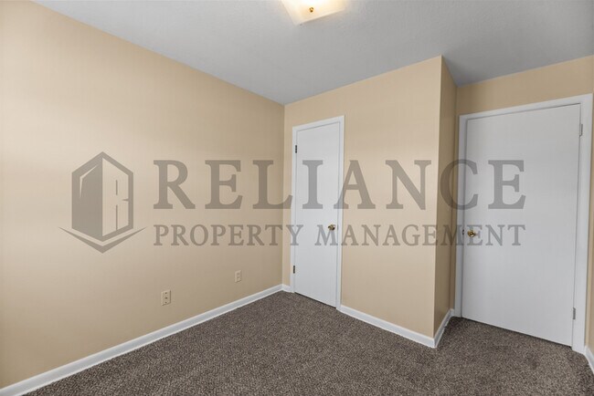 Building Photo - 3052 S Bonn Ave