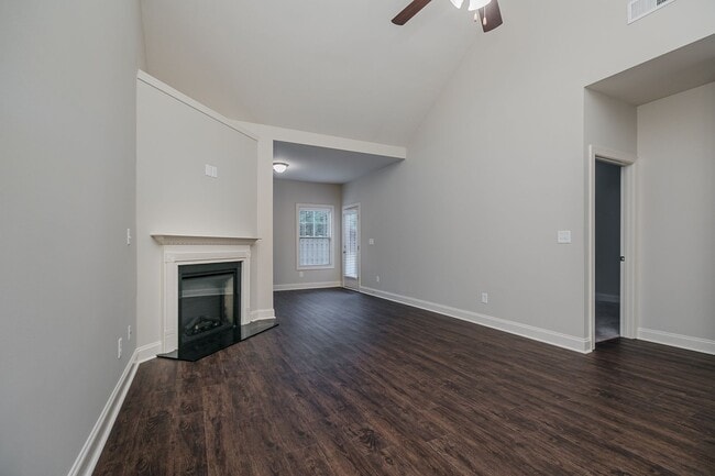 Building Photo - 950 Erika Ln