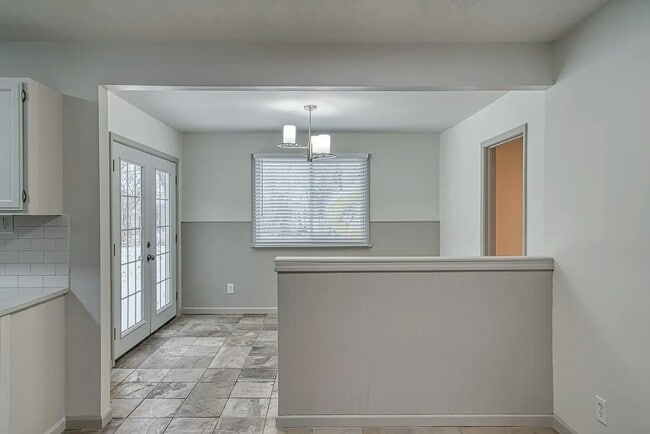 Building Photo - 2423 S 51st Ct