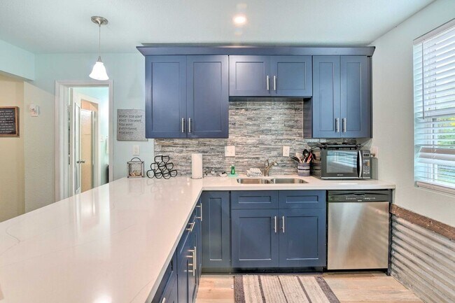 Building Photo - 3917 Avenue P 1/2