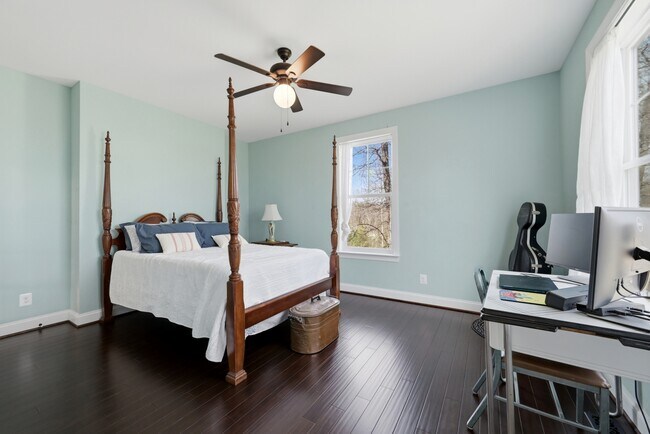 Building Photo - 115 Reliance Woods Dr