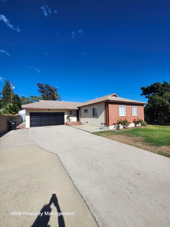 Building Photo - Newly Remodeled Home in Pomona