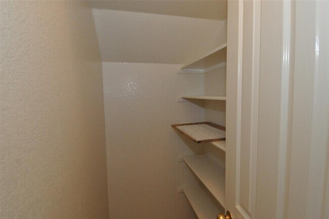 Building Photo - 13304 Bosswood Dr