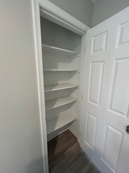 Building Photo - 138 Mike Ct