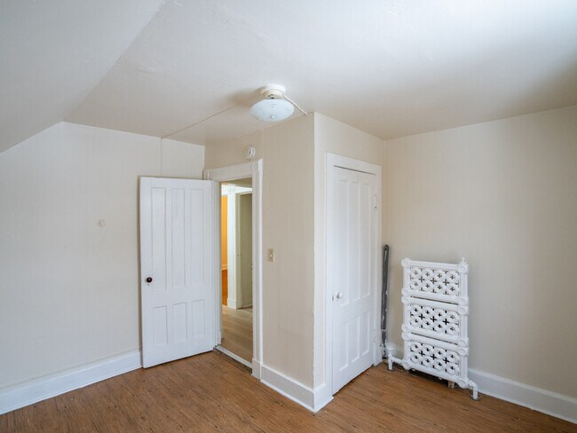 Building Photo - 431 Morris St