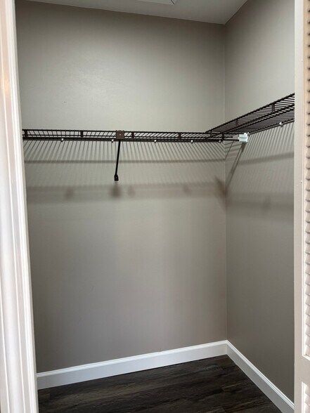 Building Photo - 3437 E Fort King St