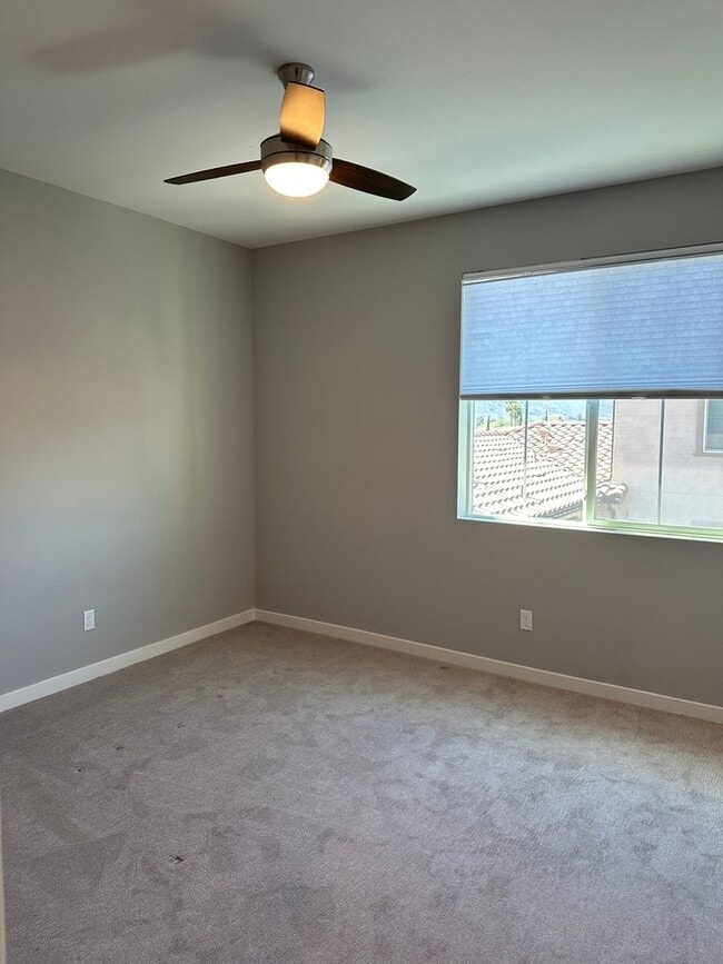 Building Photo - 2 Bed/2.5 Bath, South Temecula Townhome