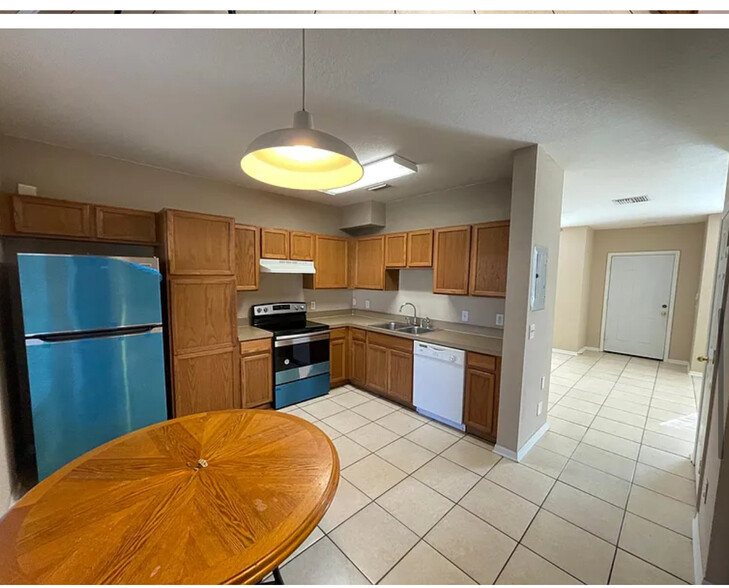Building Photo - 1255 Charlesworth Dr