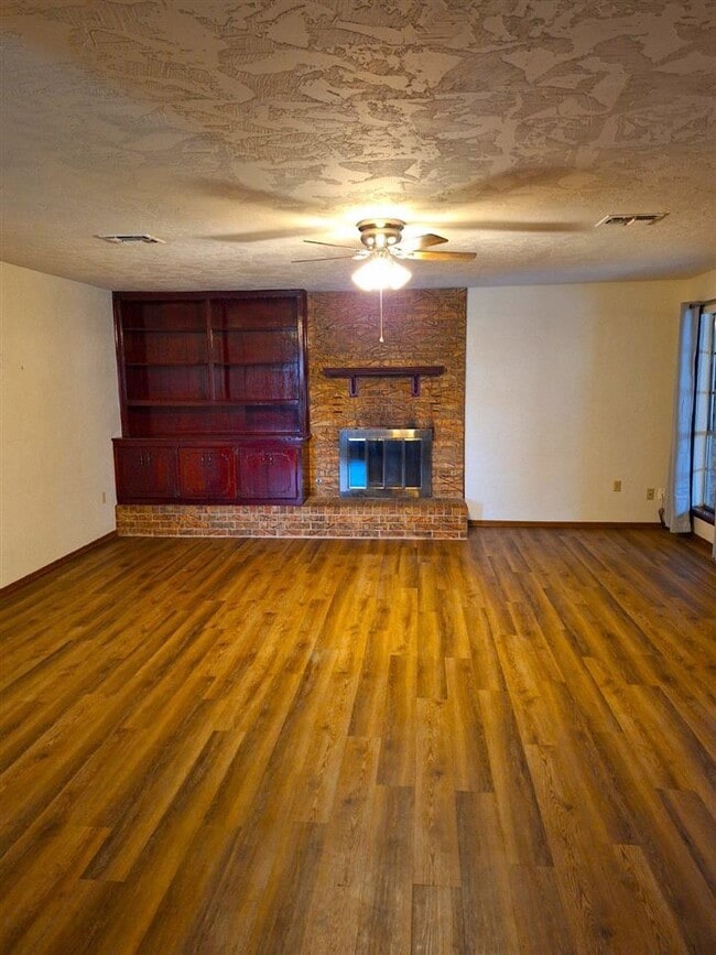 Building Photo - 1708 NW Gray Warr Pl