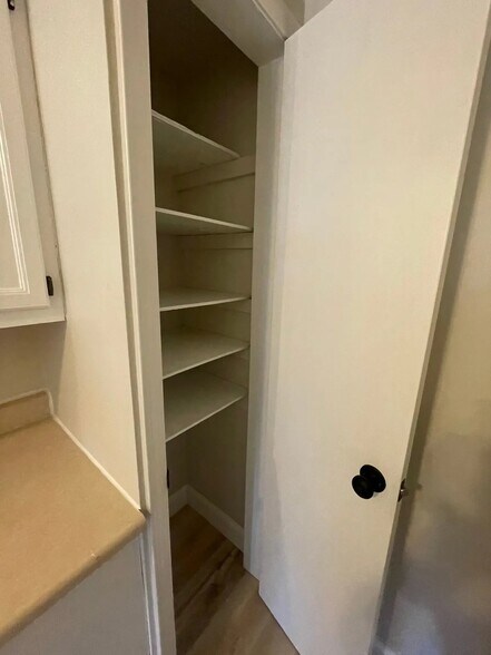 Building Photo - 185 N Main St