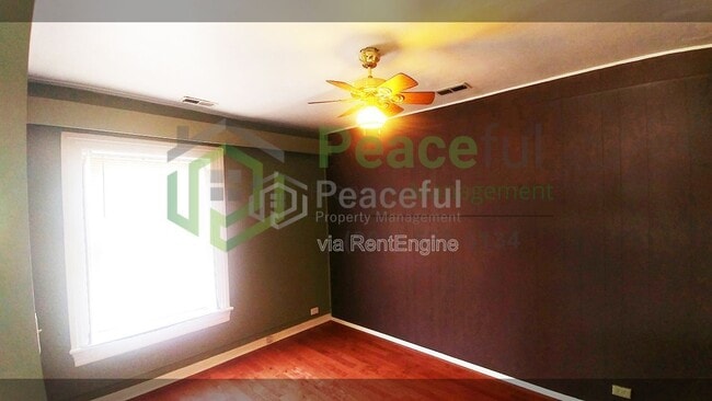 Building Photo - 217 D St E