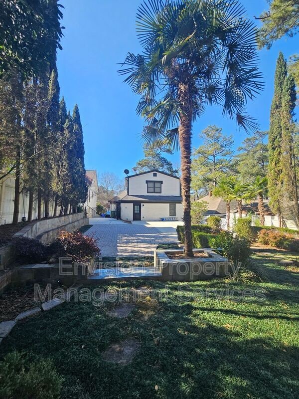 Building Photo - 1761 Monroe Dr NE