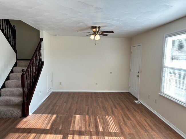 Building Photo - 755 Chestnut Ave
