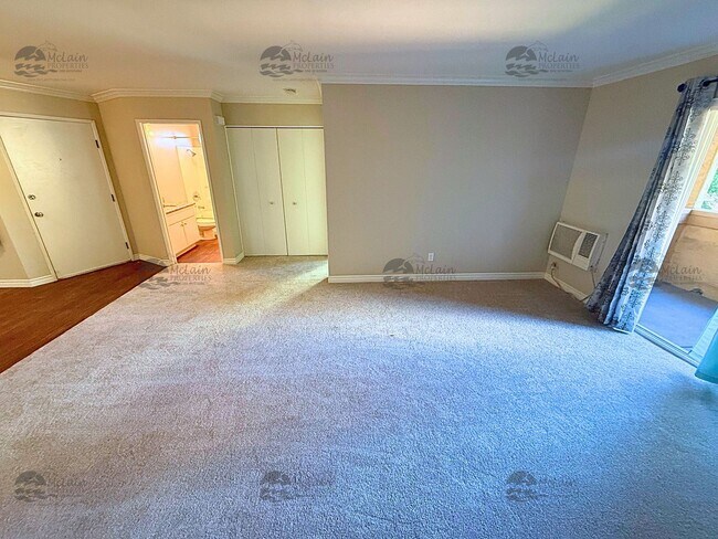 Building Photo - Second Story 2 Bd/2Ba Townhouse in San Marcos