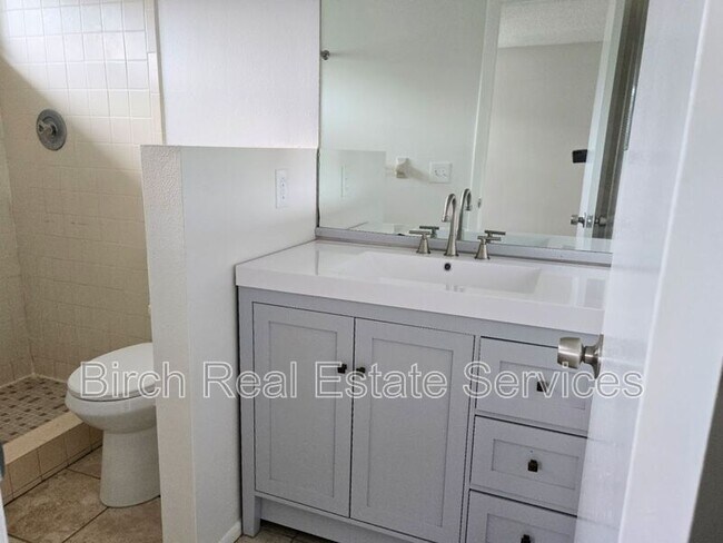 Building Photo - 5122 Muriel Ln