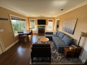 Building Photo - Fully Furnished 2 Bed 1 Bath W/ ALL Utilit...