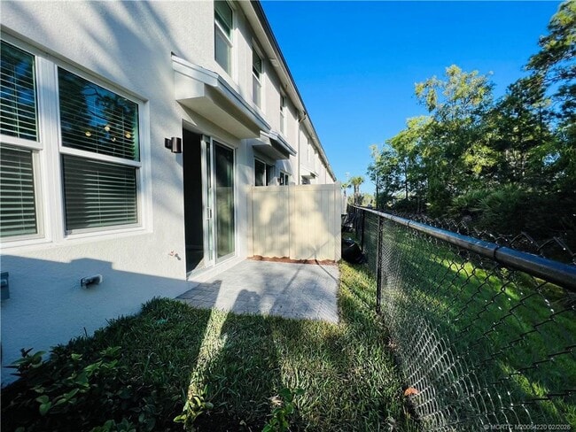 Building Photo - 3913 SE Mentmore Ln