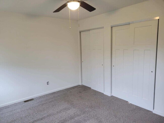 Building Photo - laclederentals@gmail.com